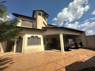 Sobrado com 4 Quartos à venda, 434m² no Jardim Paulista, Campo Grande