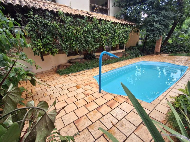 Casa com 5 quartos — Santa Amélia, Belo Horizonte