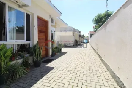 Sobrado com 2 Quartos à venda, 50m² no Niterói, Canoas