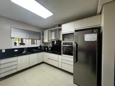 Sobrado com 3 Quartos à venda, 250m² no Nossa Senhora das Graças, Canoas