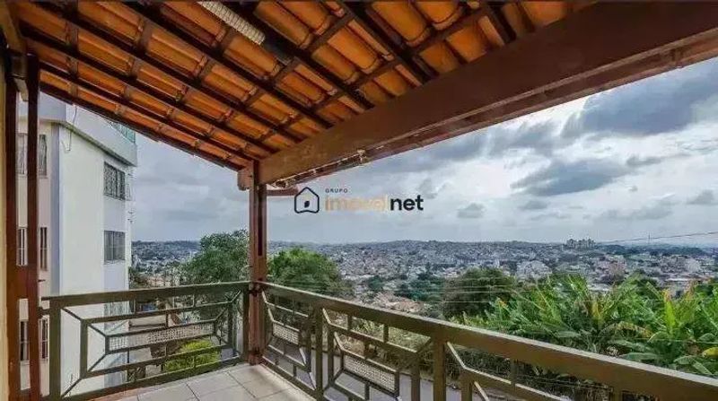 Casa com 4 quartos — Havaí, Belo Horizonte