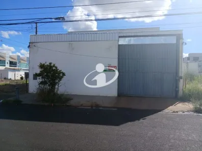 Galpão/Depósito/Armazém para alugar, 300m² no Novo Mundo, Uberlândia