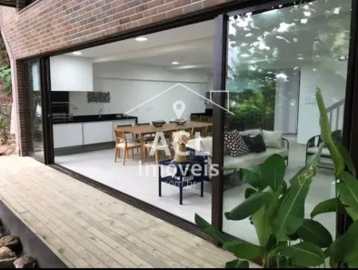 Casa com 4 Quartos para alugar, 210m² no Camburi, São Sebastião