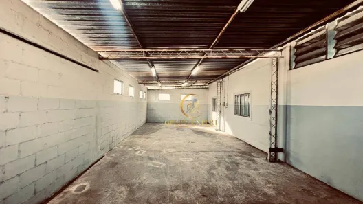 Galpão/Depósito/Armazém para alugar, 600m² no Chácaras Reunidas, São José dos Campos