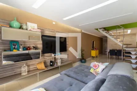 Casa com 3 Quartos para alugar, 240m² no Jardim Palmira, Guarulhos