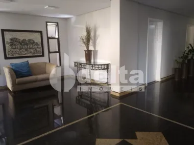 Apartamento com 4 Quartos para alugar, 210m² no Martins, Uberlândia