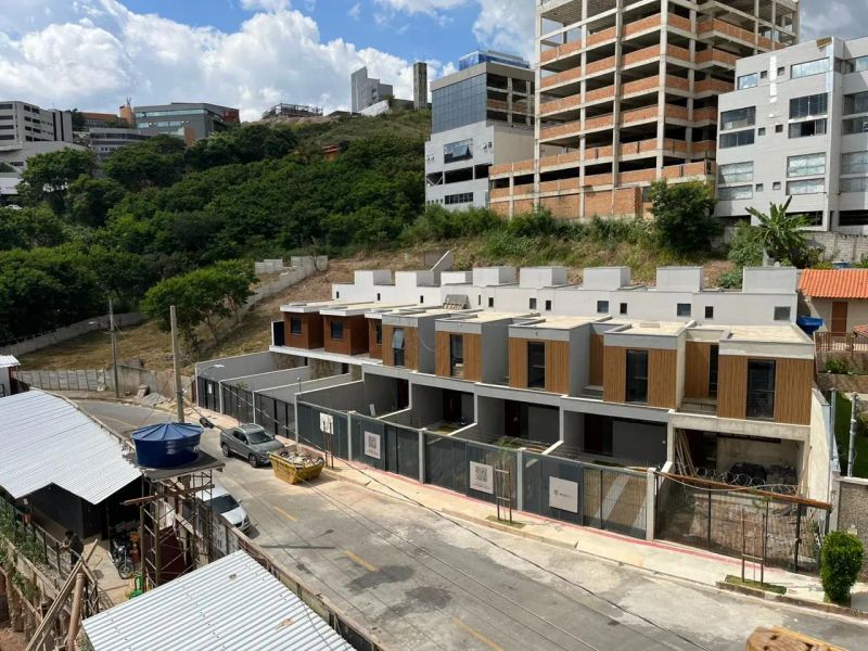 Casa com 3 quartos — Estoril, Belo Horizonte