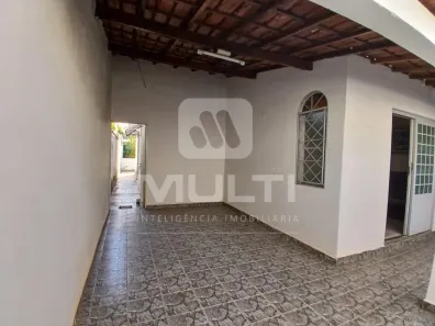 Casa com 3 Quartos à venda, 194m² no Cidade Jardim, Uberlândia