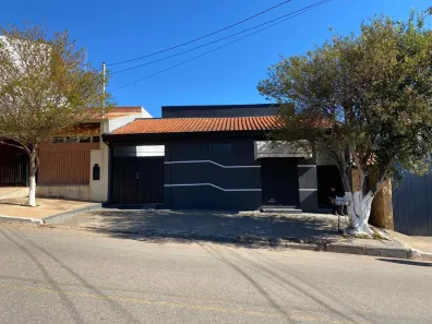 Casa com 2 Quartos à venda, 200m² no Vila Olho D'Agua, Itapetininga