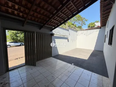 Casa com 3 Quartos para alugar, 250m² no Jaraguá, Uberlândia