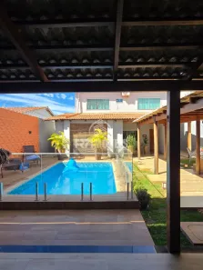 Casa com 4 Quartos à venda, 280m² no Jardim Ipê, Goiânia