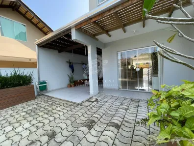 Sobrado com 3 Quartos à venda, 90m² no Canto Grande, Bombinhas