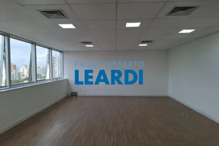 Sala Comercial à venda, 42m² no Jardim Bela Vista, Santo André