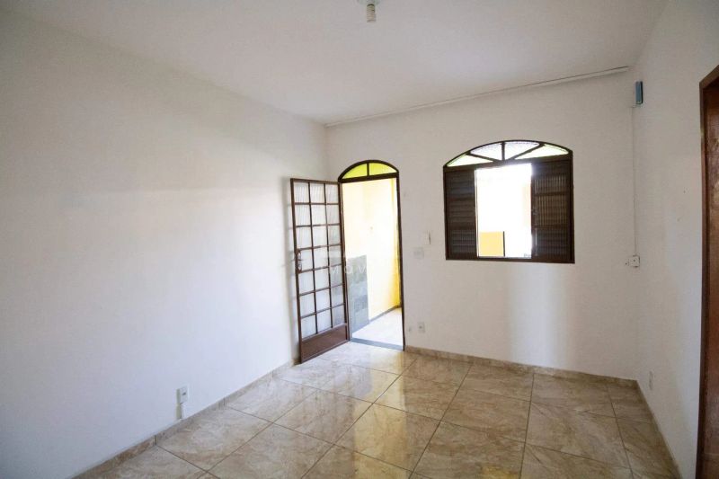 Casa com 2 quartos — Serrano, Belo Horizonte