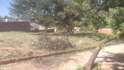 Lote/Terreno à venda, 250m² no Parque Laranjeiras, Araraquara
