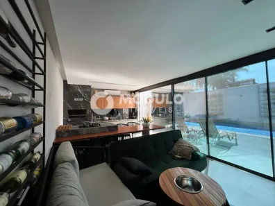 Casa com 4 Quartos à venda, 292m² no Brasil, Uberlândia