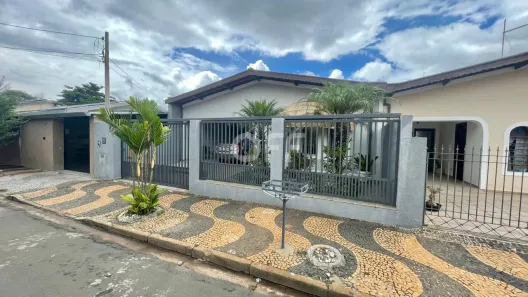 Casa com 3 Quartos para alugar, 240m² no Jardim Bela Vista, Campinas