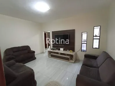 Casa com 3 Quartos à venda, 231m² no Pampulha, Uberlândia