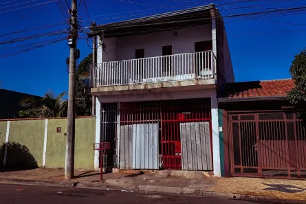Casa com 3 Quartos à venda, 181m² no Jardim Lívia, Leme