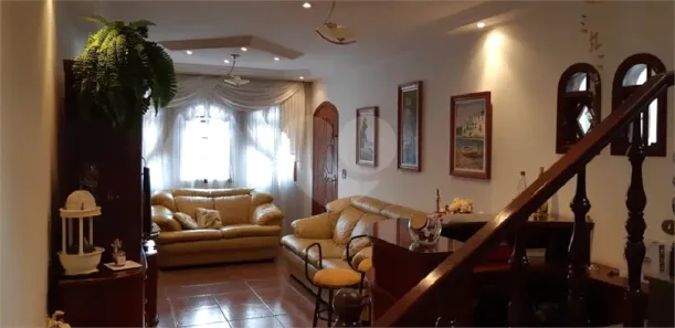 Sobrado com 3 Quartos à venda, 254m² no Remédios, Osasco