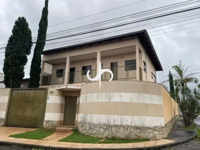 Casa com 3 Quartos para venda ou aluguel, 292m² no São Carlos, Anápolis