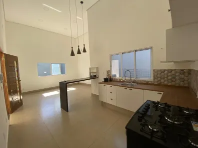 Casa com 3 Quartos à venda, 160m² no Cidade Jardim, Uberlândia