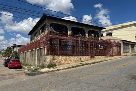 Casa com 5 Quartos à venda, 231m² no Piratininga (Venda Nova), Belo Horizonte