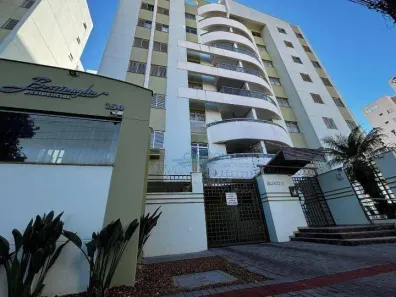 Apartamento com 3 Quartos para alugar, 83m² no Vitória, Londrina