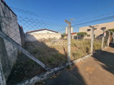 Lote/Terreno para alugar, 200m² no Segismundo Pereira, Uberlândia