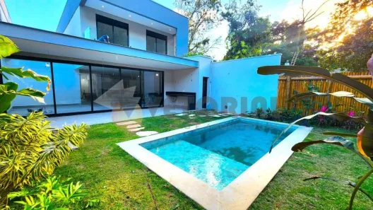 Sobrado com 4 Quartos à venda, 191m² no Toque-Toque Pequeno, São Sebastião
