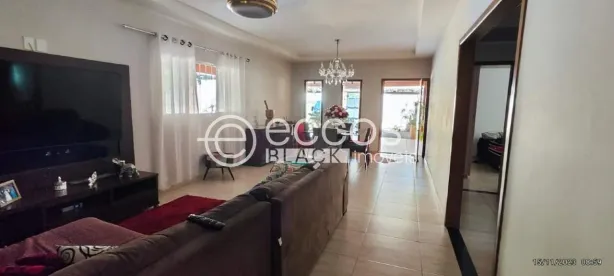 Fazenda/Sítio com 3 Quartos à venda, 1000m² no Morada Nova, Uberlândia