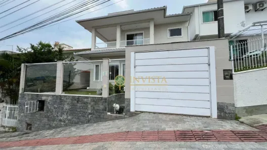 Casa com 3 Quartos à venda, 135m² no Forquilhas, São José