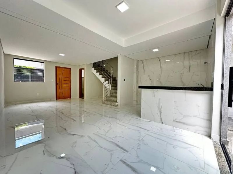 Casa com 3 quartos — Santa Mônica, Belo Horizonte