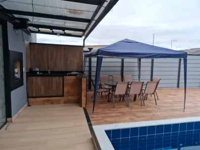 Sobrado com 3 Quartos para alugar, 200m² no Jardim Jacinto, Jacareí