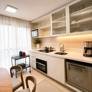 Apartamento com 2 Quartos para alugar, 70m² no Centro, Curitiba