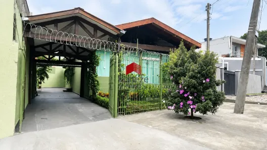 Casa com 3 Quartos à venda, 170m² no Novo Mundo, Curitiba