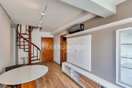 Cobertura com 2 Quartos para alugar, 115m² no Jardim do Salso, Porto Alegre