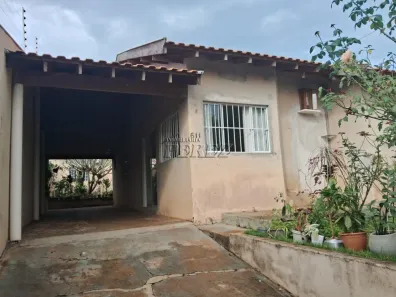 Casa com 3 Quartos à venda, 127m² no Maria Lúcia, Londrina