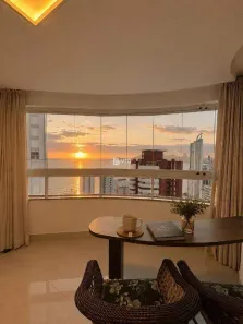 Apartamento com 3 Quartos para alugar, 160m² no Centro, Balneário Camboriú