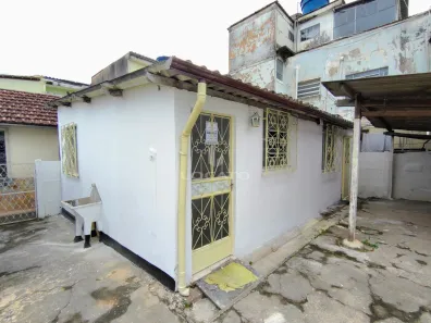 Casa com 2 Quartos para alugar, 42m² no Poço Rico, Juiz de Fora