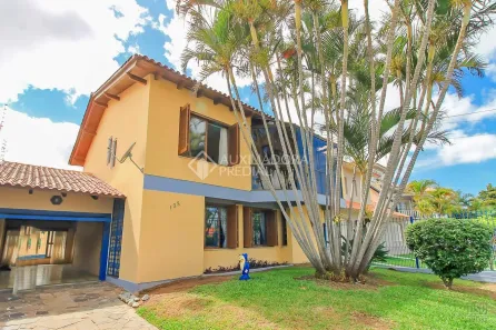 Casa com 4 Quartos à venda, 250m² no Espírito Santo, Porto Alegre