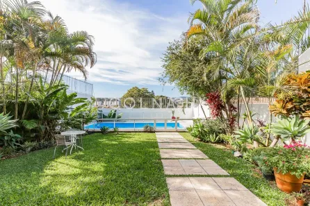 Casa com 4 Quartos à venda, 329m² no Três Figueiras, Porto Alegre