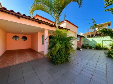 Casa com 4 Quartos para alugar, 235m² no Cerqueira Lima, Itaúna