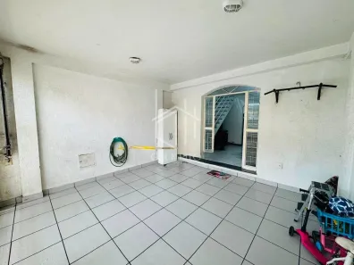 Casa com 2 Quartos à venda, 106m² no Santa Rosa, Belo Horizonte