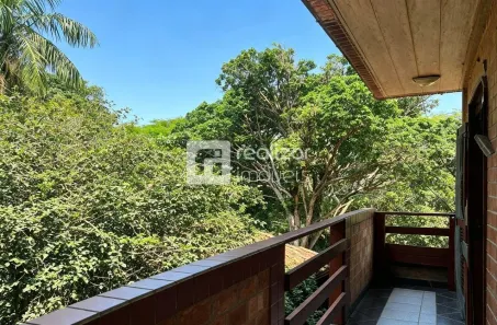 Casa com 3 Quartos para alugar, 214m² no Pântano do Sul, Florianópolis