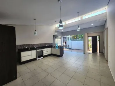 Casa de Condomínio com 3 Quartos para alugar, 110m² no Carvoeira, Florianópolis