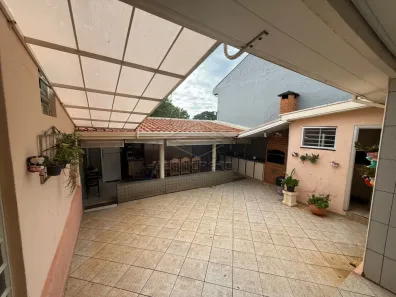 Casa com 3 Quartos à venda, 190m² no Vila Mamedina, Lençóis Paulista