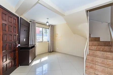 Sobrado com 3 Quartos para alugar, 80m² no Uberaba, Curitiba