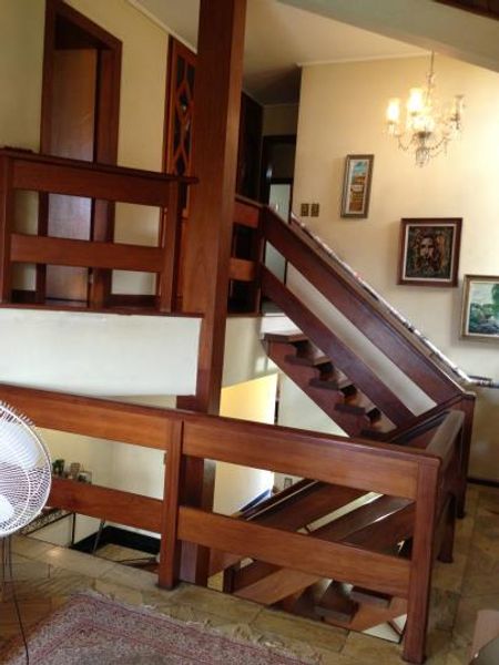 Casa com 4 quartos — Heliópolis, Belo Horizonte