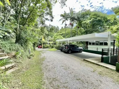 Casa de Condomínio com 3 Quartos à venda, 380m² no Chácara do Refúgio, Carapicuíba
